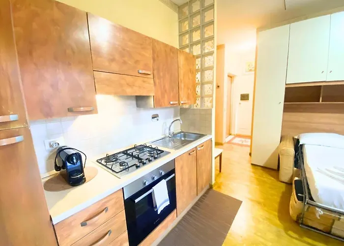 In The Center بولونيا